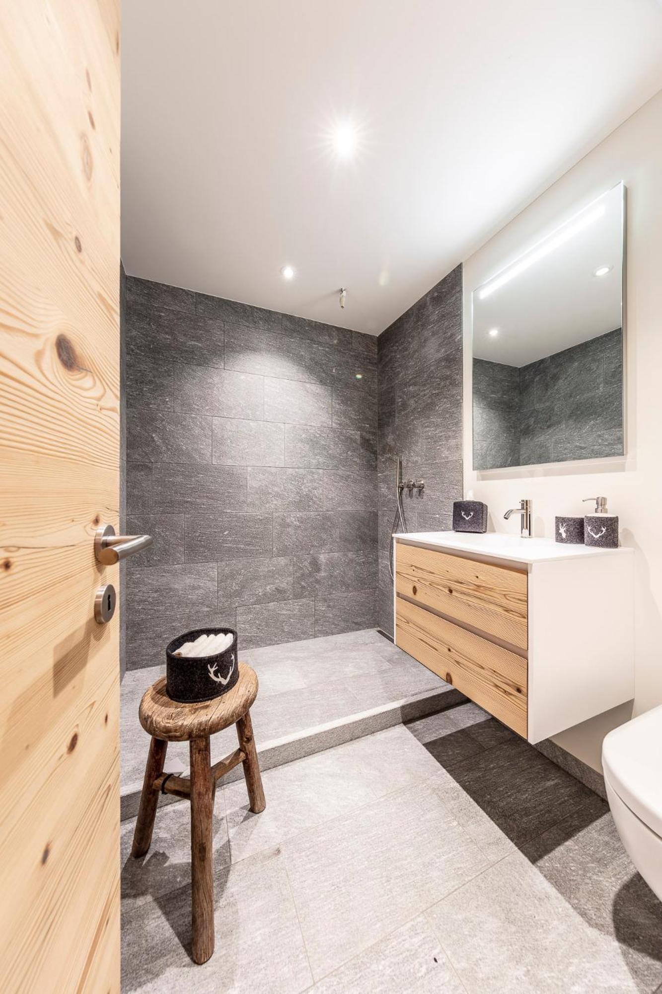 Unique Alpic Style Apartment In The Heart Of Davos Exterior photo